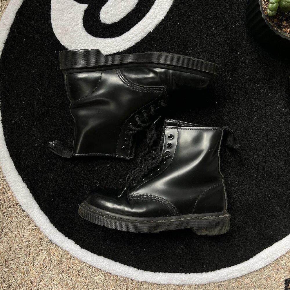 1460 MONO BLACK SMOOTH LEATHER LACE UP BOOTS